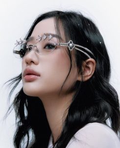 트렌드 소식: ‘Geek Chic’ 패션의 인기 상승